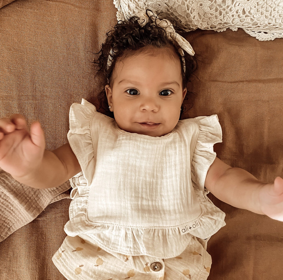 Muslin Cotton Ruffle Baby Bib - Ivory