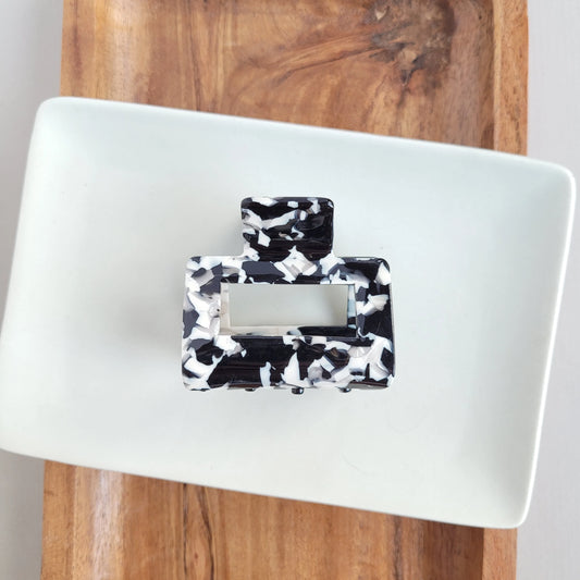 Carly Hair Claw - Black and White